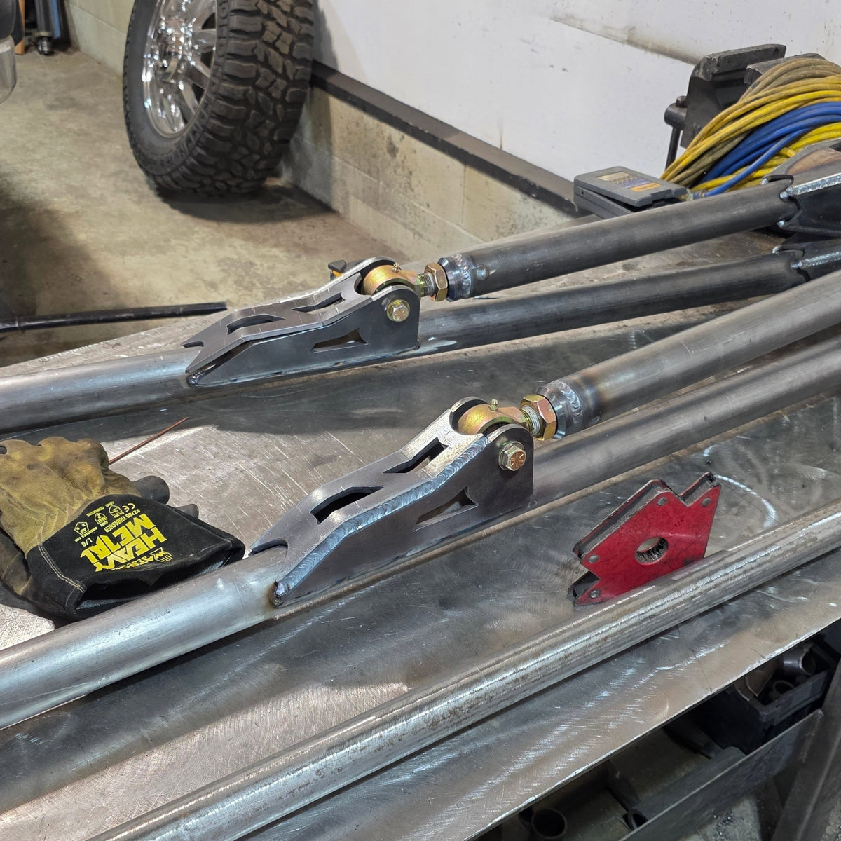 Universal Radius Arms